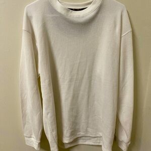I am selling a comfortable white shirt size L, its brand is northern valey